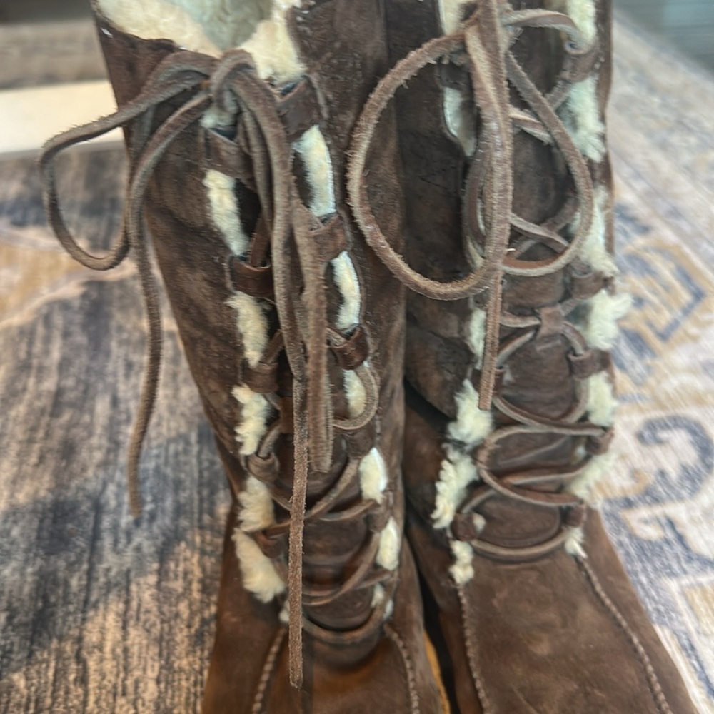 UGG Tularosa Boot - Picture 3 of 12